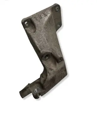 Infiniti G37 Engine mounting bracket 213213