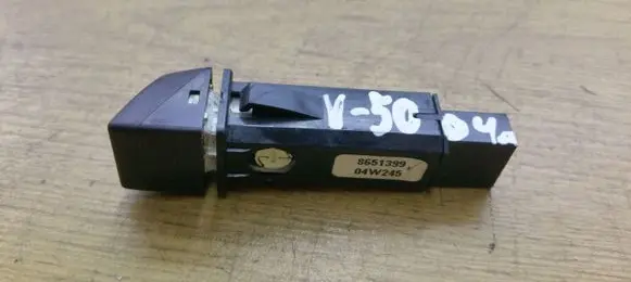 Volvo V50 Hazard light switch 8651399