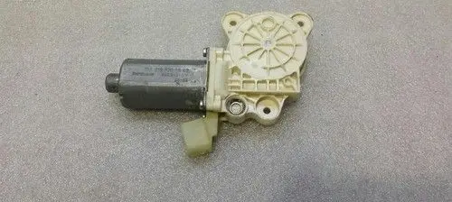 Mercedes-Benz CLS AMG C219 Front door window regulator motor A2198200642