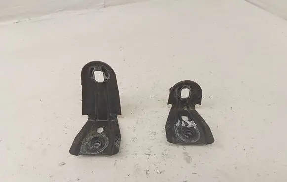 Mercedes-Benz S W221 Fender mounting bracket
