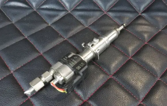 BMW 3 E90 E91 Fuel injector 756513703 10181010