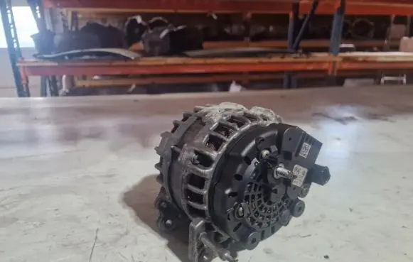 Volkswagen PASSAT B8 Generator/alternator 03L903023K