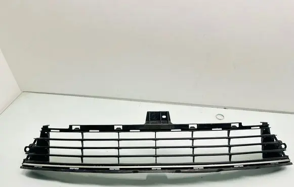 Toyota Auris E180 Front bumper lower grill 5311202670 5311202680