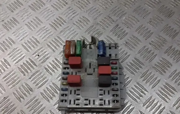 Fiat Punto (188) Fuse box cover 46760247
