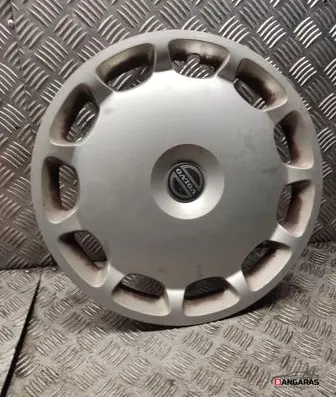 Volvo XC70 R16 wheel hub/cap/trim 8666832
