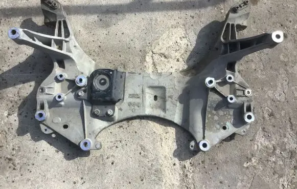 Jeep Cherokee Front subframe 04877643AD 68184357AC