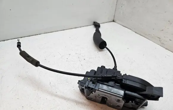 Renault Megane III Front door lock