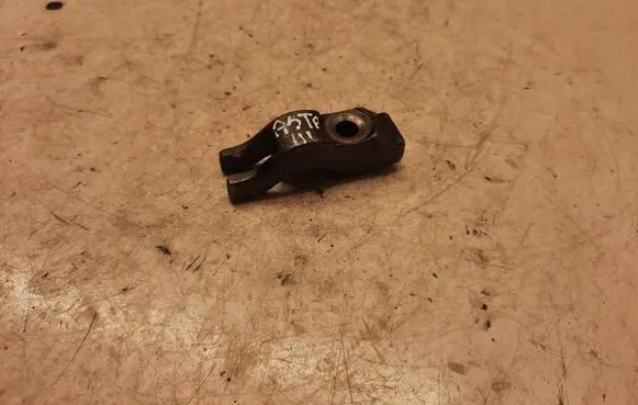 Opel Astra H Fuel Injector clamp holder K29