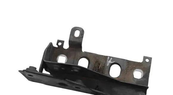 Land Rover Discovery 4 - LR4 Radiator support slam panel bracket 