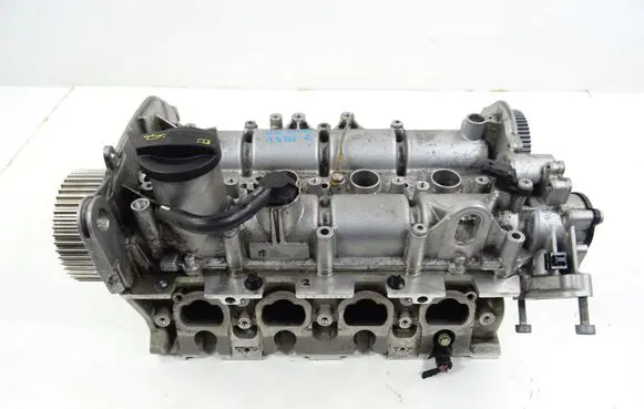Volkswagen Golf VII Engine head 04E103404AE 04E103475AM