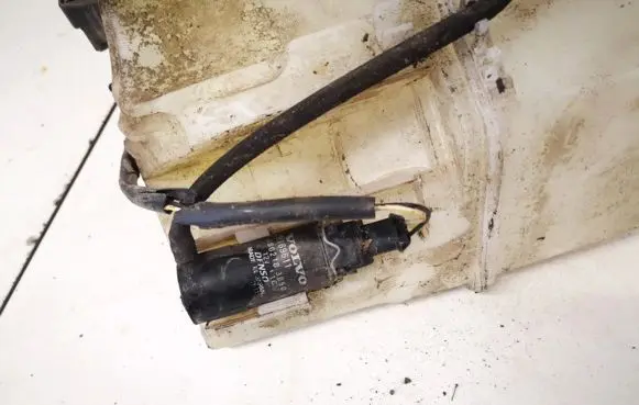Volvo S60 Windscreen/windshield washer pump 9169611 060210-3950