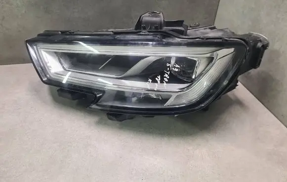 Audi A3 S3 8V Headlight/headlamp 8V0941033C