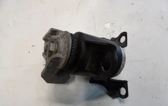 Ford B-MAX Engine mount bracket