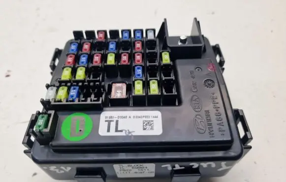 Hyundai Tucson TL Fuse module 91950D3240A 91950D3240