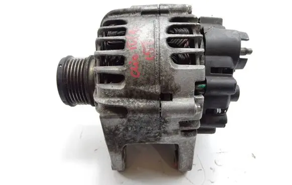 Renault Clio IV Generator/alternator 2627732A 2116085898 231001318R