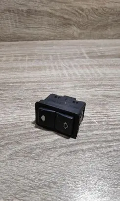 BMW 5 E39 Electric window control switch 8368974