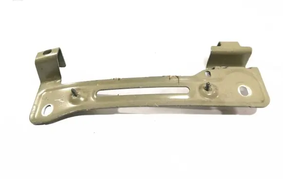 Audi Q7 4M Fender mounting bracket 4M0821431
