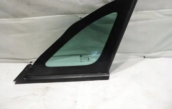 Opel Crossland X Rear side window 2017777