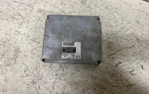 Toyota Avensis T250 Engine control unit/module 8966105C70 MB1758008681 1758008681