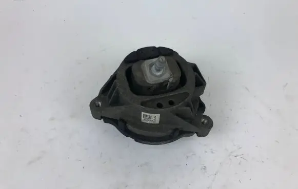 BMW 4 F36 Gran coupe Engine mount bracket 6855456 131014
