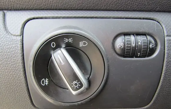 Volkswagen Golf IV Light switch 