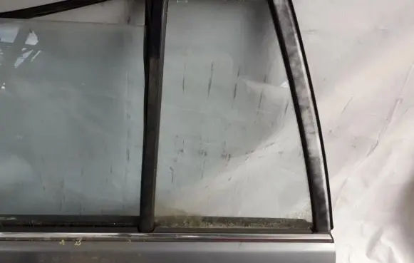 Mazda 626 Rear vent window glass 