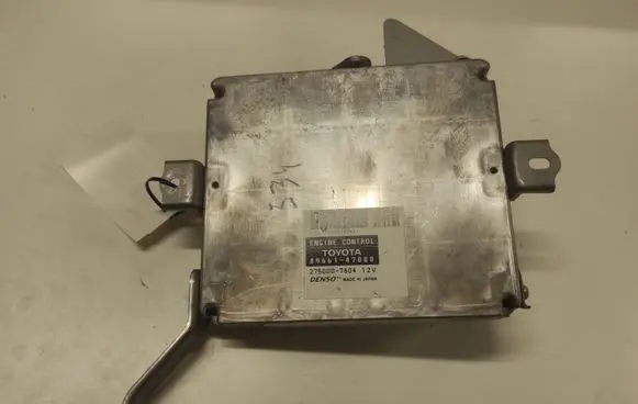 Toyota Prius (XW20) Engine control unit/module 8966147080 2750007804