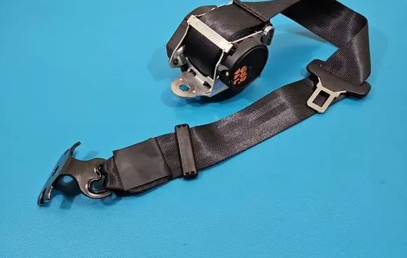 Maserati Quattroporte Middle seatbelt (rear) 6700125100 IMPRK1533991