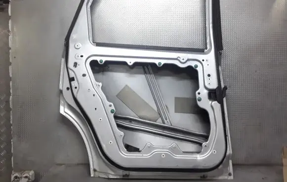 Dodge Journey Rear door