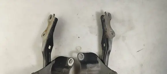 Mazda 6 Engine bonnet/hood hinges