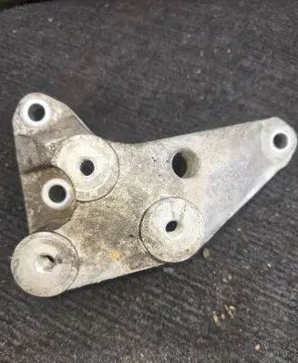 Opel Meriva B Gearbox mounting bracket 90575142 0047620