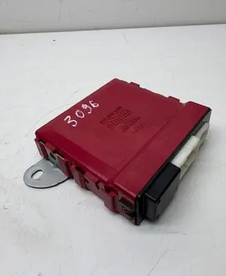 Lexus IS 220D-250-350 Wing mirror control module 8943053010 1233006632