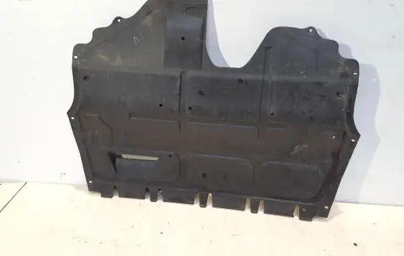 Audi A1 Engine splash shield/under tray 6R0825235A