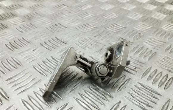 Volkswagen Golf VI Front door upper hinge 1K0831401G