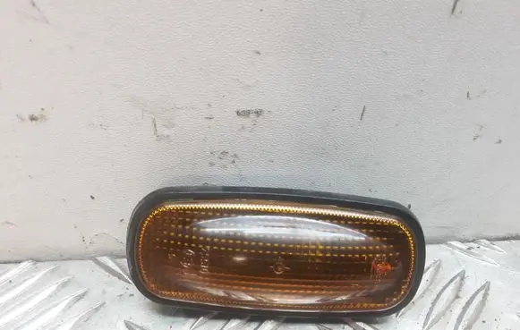 Land Rover Freelander Front fender indicator light
