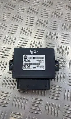 BMW 5 F10 F11 Hand brake control module 685801701 32620276A 0120461788