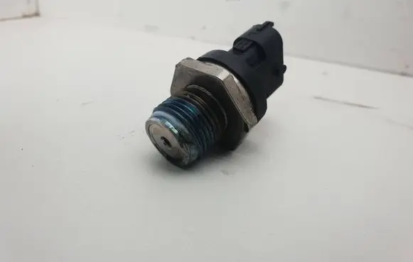 Fuel pressure sensor