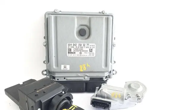 Mercedes-Benz Vito Viano W639 Engine ECU kit and lock set A6421503277 0281013669 6395450508