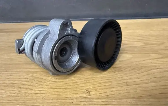 BMW 3 E90 E91 Generator/alternator belt tensioner F22914002