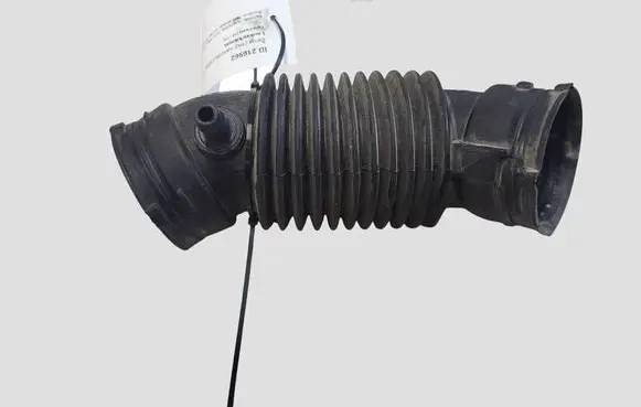 Ford Fiesta Air intake hose/pipe D2B19R504A