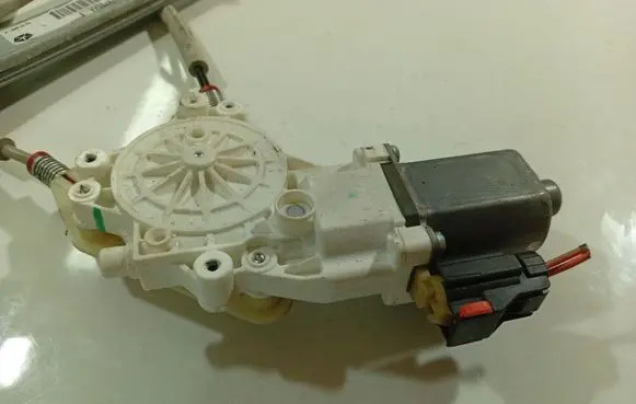 Dodge Caliber Front door window regulator motor 