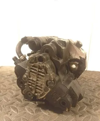 Volvo V70 Fuel injection high pressure pump 8689591 025115 0445010043