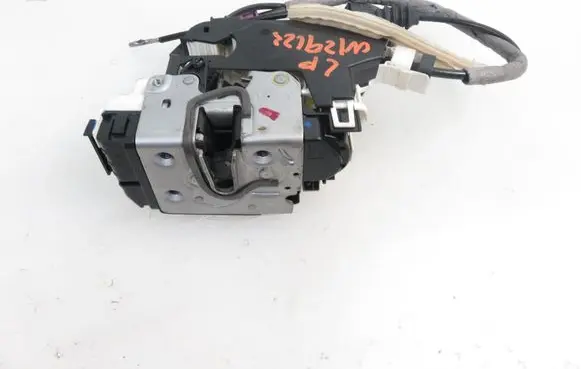 Mercedes-Benz E C207 W207 Front door lock 2077602040 2047201535