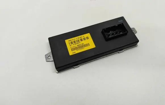 BMW 5 E60 E61 Active stabilizer control unit 6768383 37146768383 3714676838301