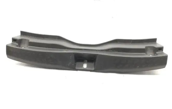 Trunk/boot sill cover protection