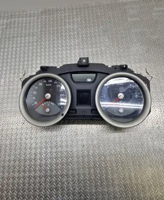 Renault Megane II Speedometer (instrument cluster) 8200364015 35110419 PEBC105889