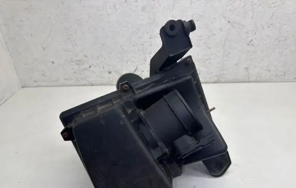 Ford Focus Air filter box 4M519600CB