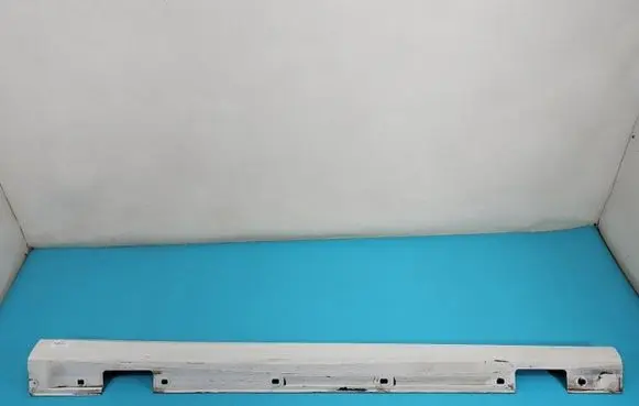 Foot area side trim