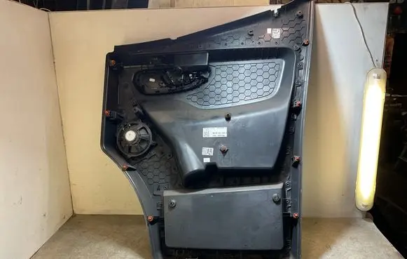 Mercedes-Benz Sprinter W907 W910 Front door card panel trim A9077201600 0Z0ZL0SL 0091037206
