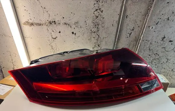Audi TT TTS Mk2 Rear/tail lights 8J0945095C